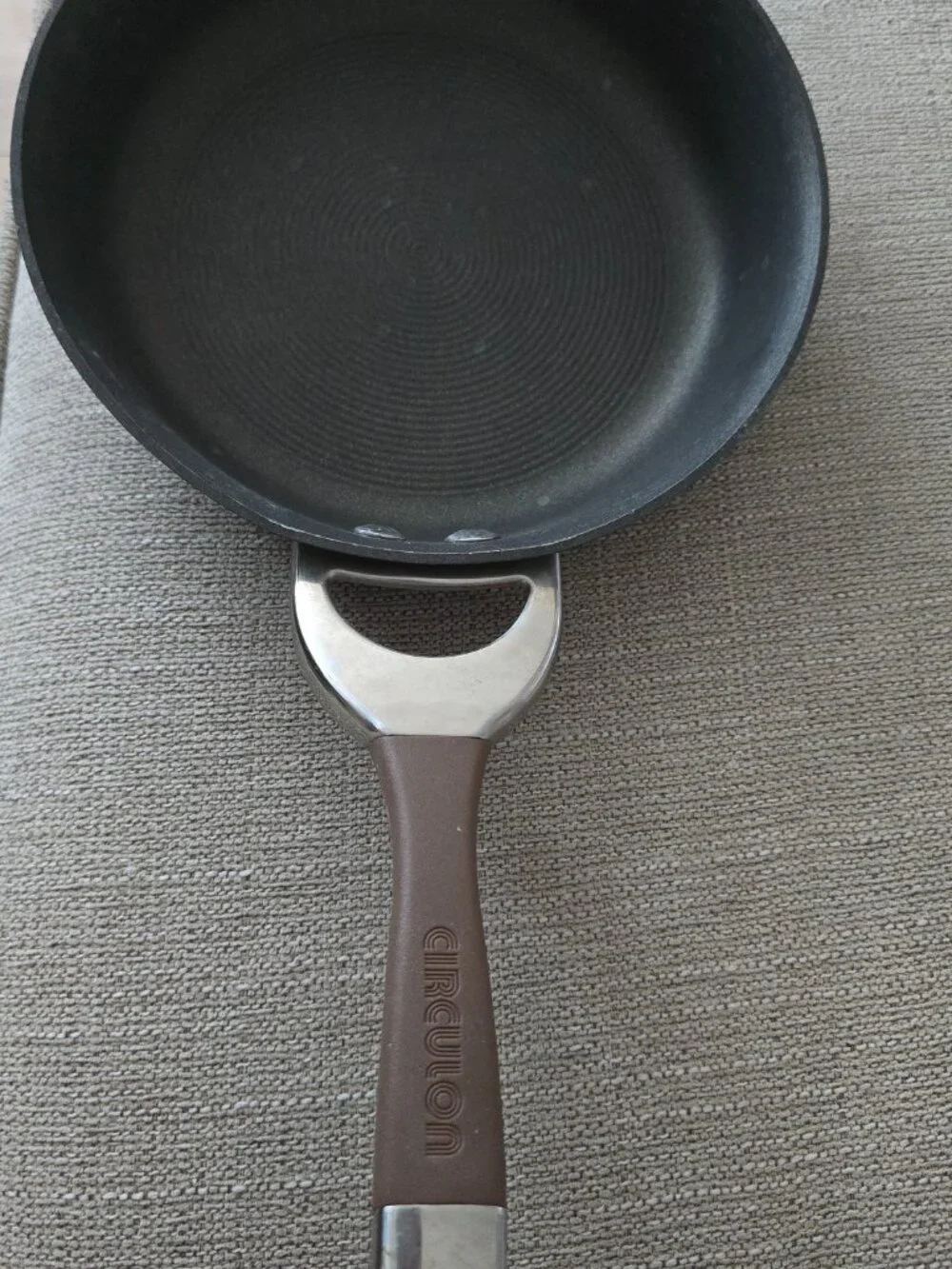 Circulon Symmetry Hard-Anodized Nonstick Frying Pan, 8.5-Inch, Brown lot of 2